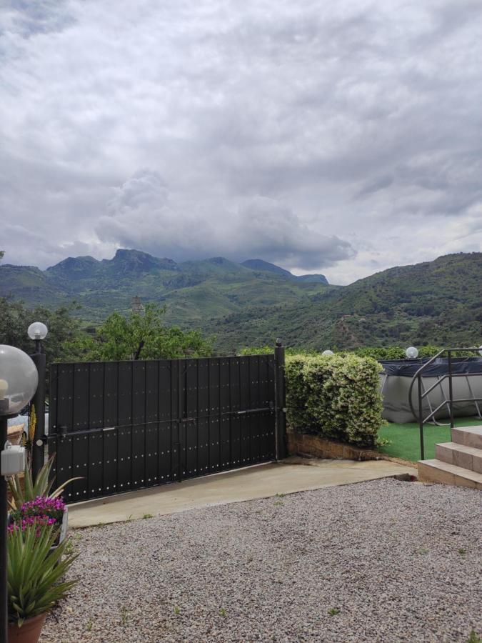 Casa Vacanze Villa Baronessa チェファル エクステリア 写真
